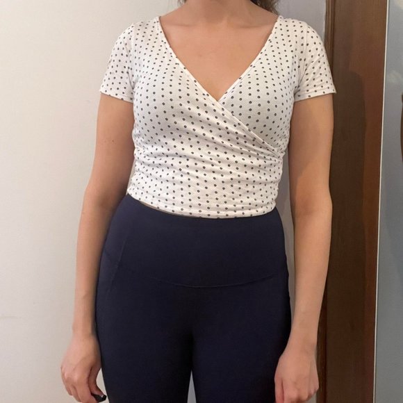 Wrap Style crop top - Black and White Floral - Picture 3 of 3